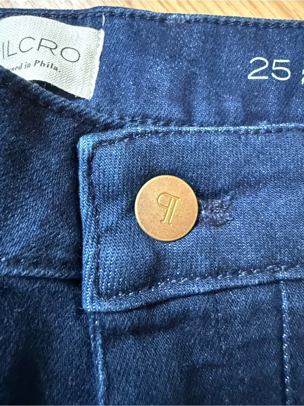 Pilcro The Icon Low-Rise Flare Jeans Dark Wash Size 25 - Picture 10 of 15